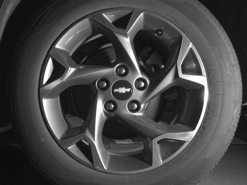 Used 2025 Chevrolet Trax LT FWD image 14