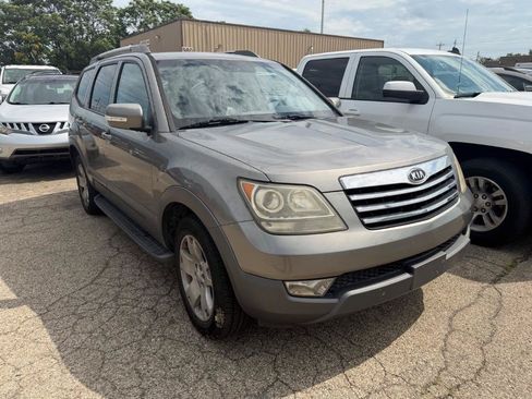 Used 2009 Kia Borrego EX w/ Premium Pkg AWD/4WD image 3