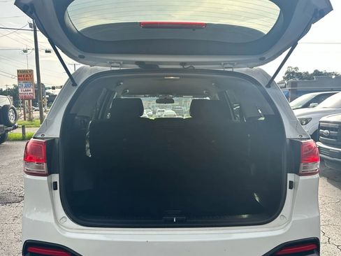 Used 2016 Kia Sorento LX image 21