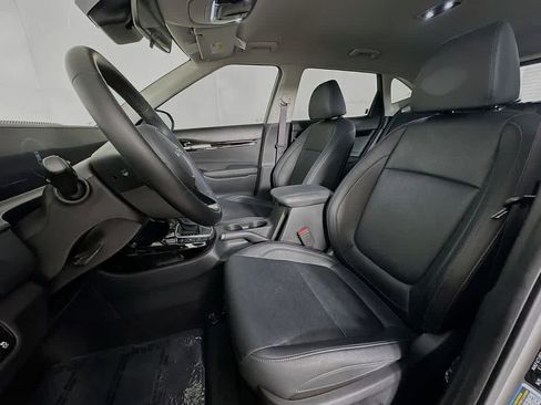 Used 2024 Kia Seltos EX FWD image 12