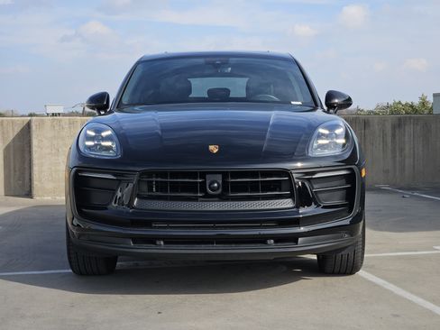 Certified 2025 Porsche Macan image 11