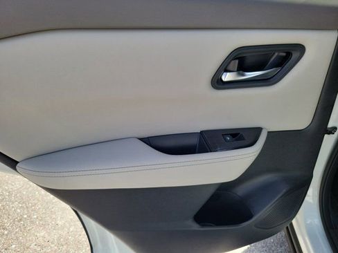 Certified 2025 Nissan Rogue SV image 16