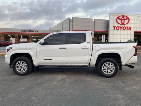 Certified 2024 Toyota Tacoma SR5 image 7