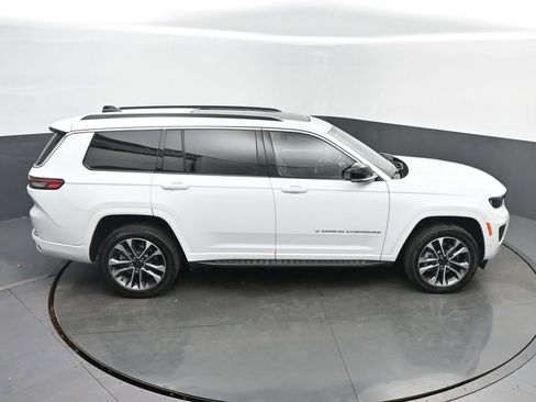 Used 2024 Jeep Grand Cherokee L Overland w/ Advanced Protech Group III AWD/4WD image 43