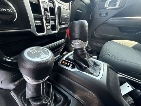 Used 2020 Jeep Wrangler Unlimited Sahara AWD/4WD image 26