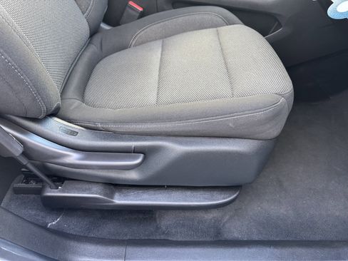 Certified 2023 Chevrolet Traverse LT FWD image 24