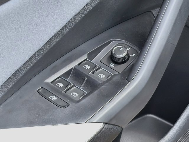 New 2026 Volkswagen Jetta SE FWD image 17