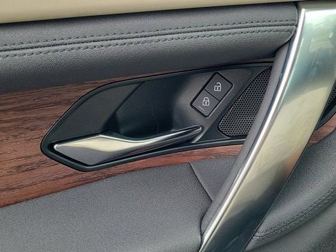 Used 2025 Land Rover Discovery Sport S image 21