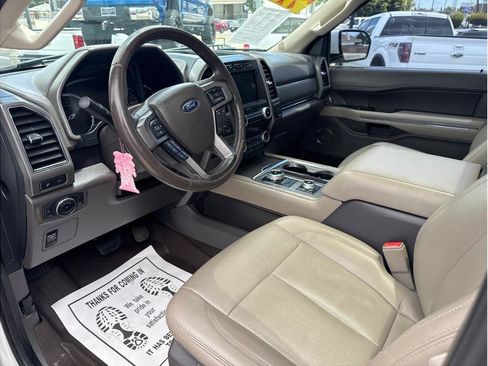 Used 2020 Ford Expedition XLT w/ Equipment Group 202A AWD/4WD image 16