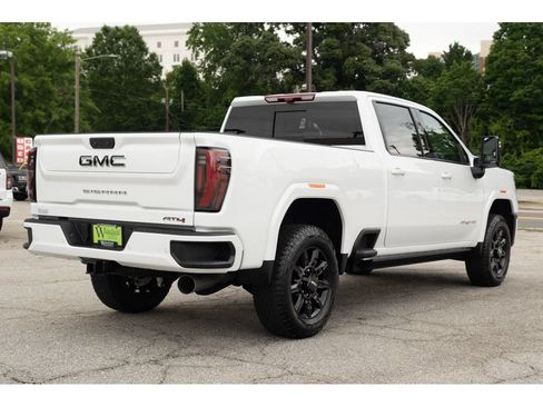 New 2026 GMC Sierra 2500 AT4 w/ AT4 Premium Plus Package AWD/4WD image 8