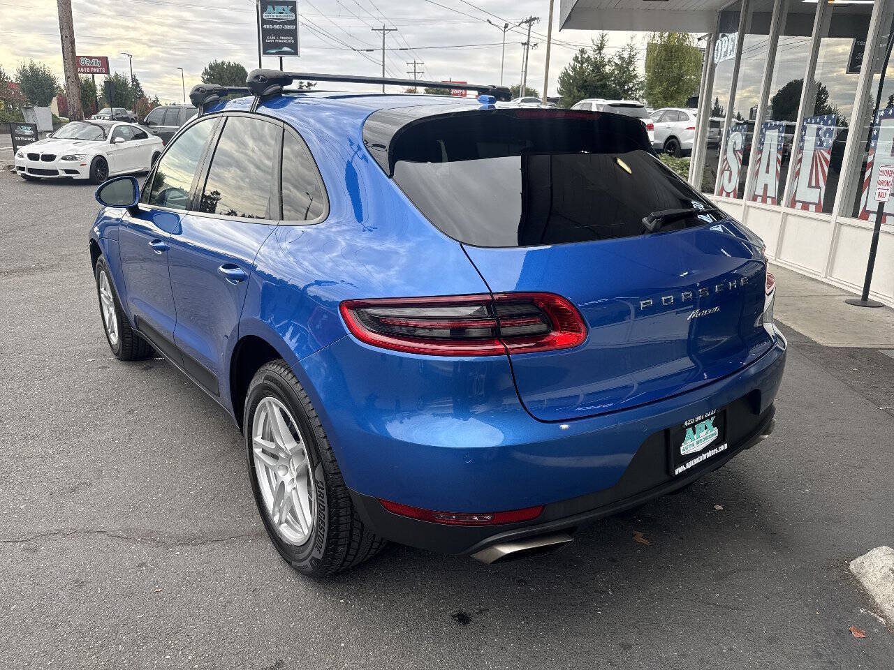 Used 2018 Porsche Macan AWD/4WD image 2
