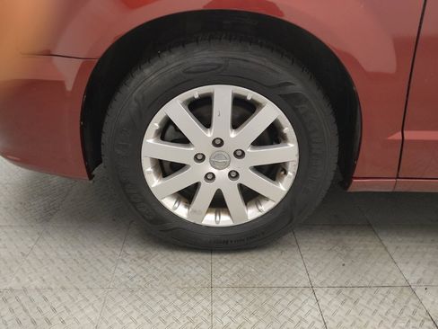 Used 2016 Chrysler Town & Country Touring image 31