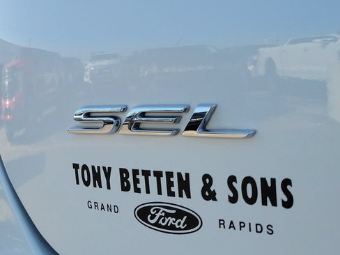Used 2024 Ford Edge SEL w/ Convenience Package AWD/4WD image 7