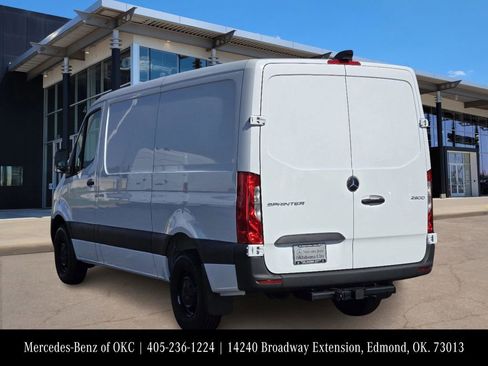 Used 2025 Mercedes-Benz Sprinter 2500 image 4
