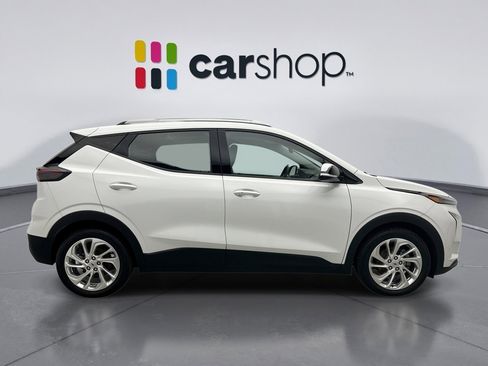Used 2022 Chevrolet Bolt EUV LT w/ Comfort Package image 6