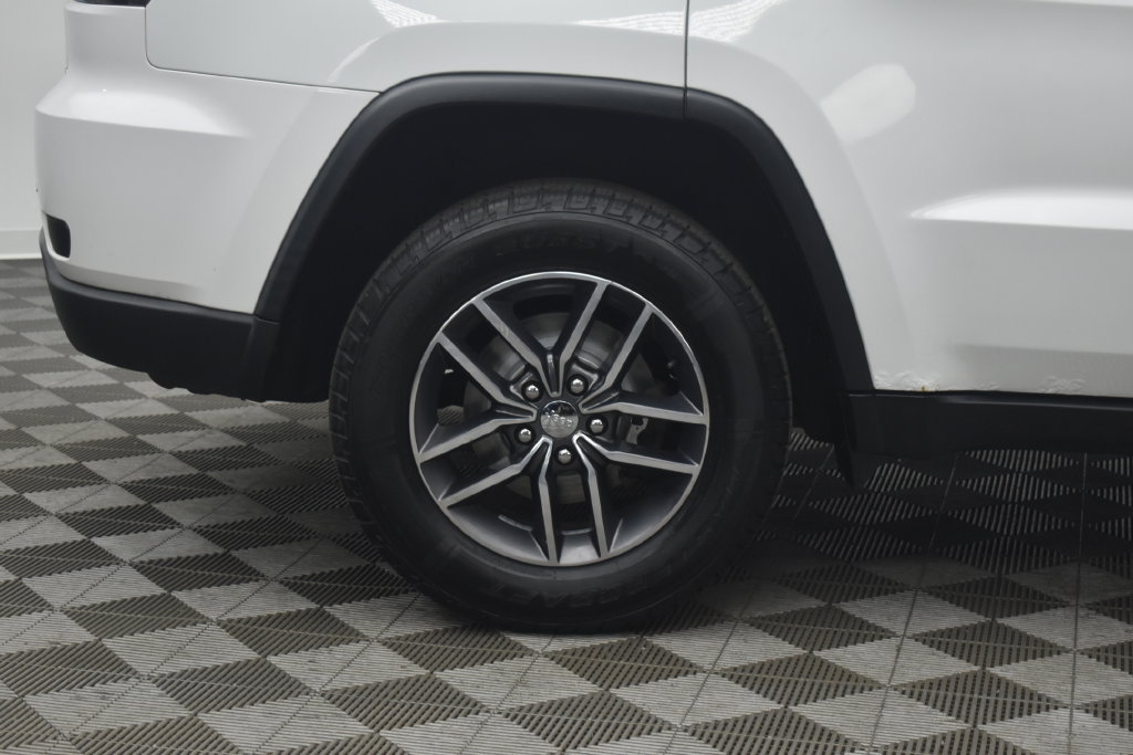 Used 2017 Jeep Grand Cherokee Limited AWD/4WD image 30