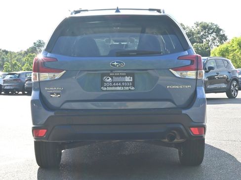 Used 2020 Subaru Forester Premium image 8