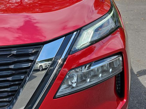 Certified 2023 Nissan Rogue SV image 9