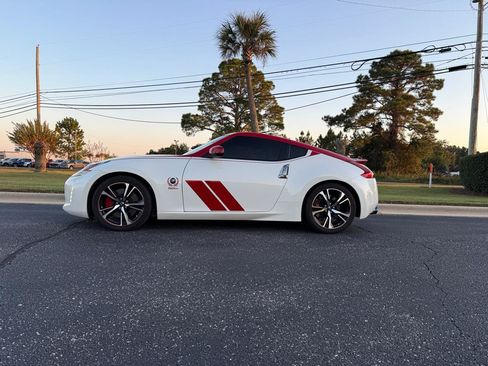 Used 2020 Nissan 370Z Coupe RWD image 10