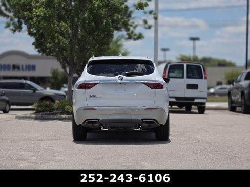 Used 2023 Buick Enclave Essence FWD image 7