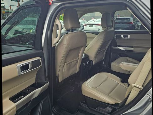 Used 2023 Ford Explorer XLT w/ Equipment Group 202A AWD/4WD image 7