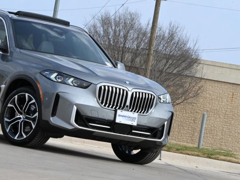Used 2026 BMW X5 xDrive40i w/ Premium Package image 5