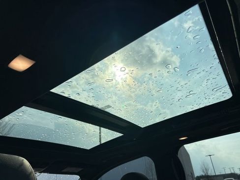 Used 2021 Nissan Titan PRO-4X w/ Pro-4x Convenience Package image 13