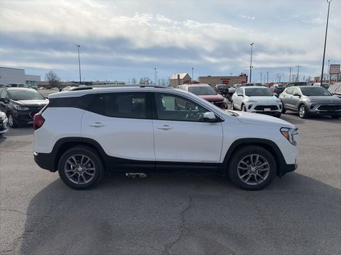 Used 2022 GMC Terrain SLT w/ Tech Package image 7