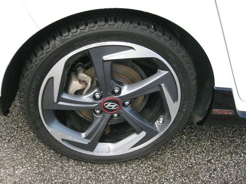 Used 2020 Hyundai Veloster Turbo Ultimate FWD image 9