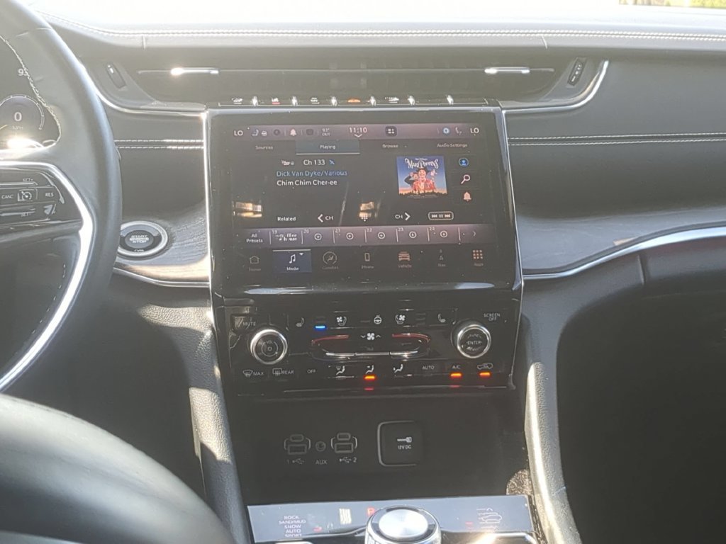 Certified 2022 Jeep Grand Cherokee L Overland w/ Luxury Tech Group IV AWD/4WD image 25