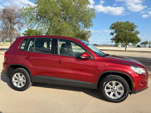 Used 2010 Volkswagen Tiguan S FWD image 58