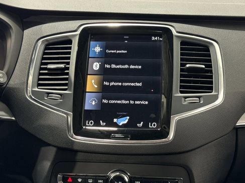 Used 2022 Volvo XC90 T5 Momentum image 13