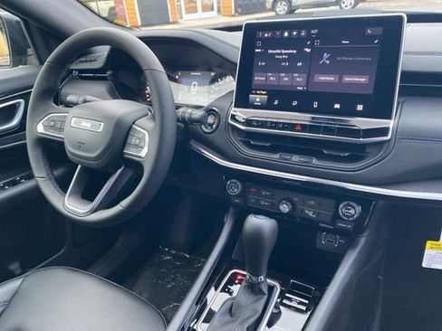 New 2026 Jeep Compass Latitude image 6