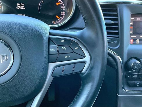 Certified 2021 Jeep Grand Cherokee Laredo image 29