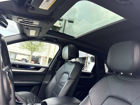 Used 2024 Porsche Cayenne AWD/4WD image 22