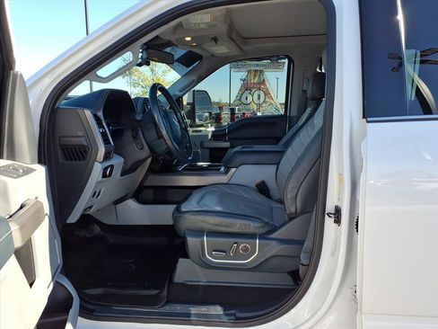 Certified 2022 Ford F450 Limited w/ FX4 Off-Road Package image 12