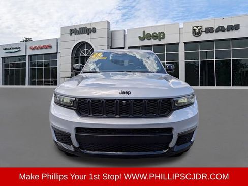 Used 2025 Jeep Grand Cherokee L Limited w/ Luxury Tech Group II AWD/4WD image 8