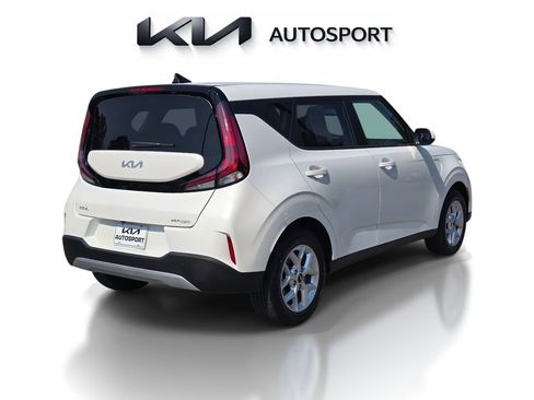 Used 2025 Kia Soul LX FWD image 8