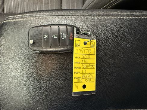 Used 2018 Kia Sportage LX image 22