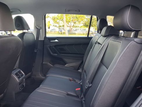 Used 2024 Volkswagen Tiguan SE FWD image 13