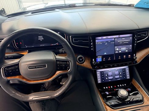 Used 2022 Jeep Grand Wagoneer Series II w/ Convenience Group III AWD/4WD image 34