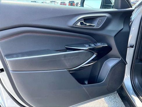 New 2026 Chevrolet Trax RS w/ Sunroof Package FWD image 25