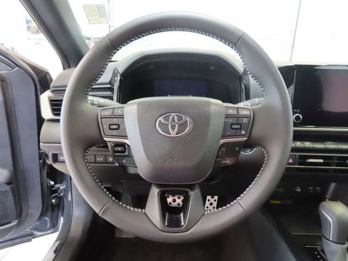 Used 2026 Toyota Camry SE w/ Convenience Package FWD image 9