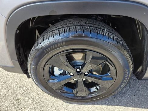 Used 2021 Jeep Cherokee Latitude Plus image 20