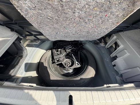 Used 2010 Toyota Prius Three w/ Solar Roof Pkg FWD image 26