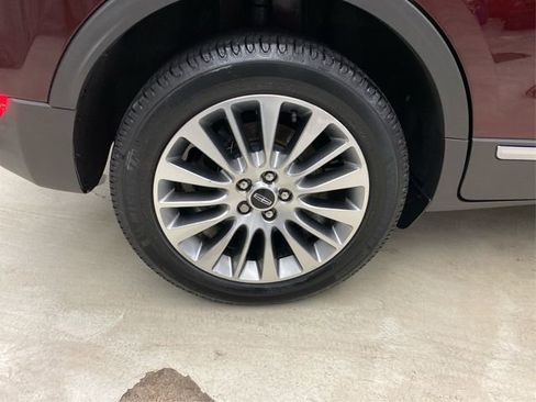 Used 2018 Lincoln MKC Reserve image 16