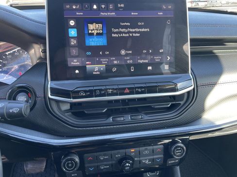 Used 2025 Jeep Compass Trailhawk w/ Trailhawk Convenience Group image 19