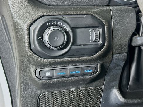 Used 2023 Jeep Wrangler Unlimited Sahara AWD/4WD image 17