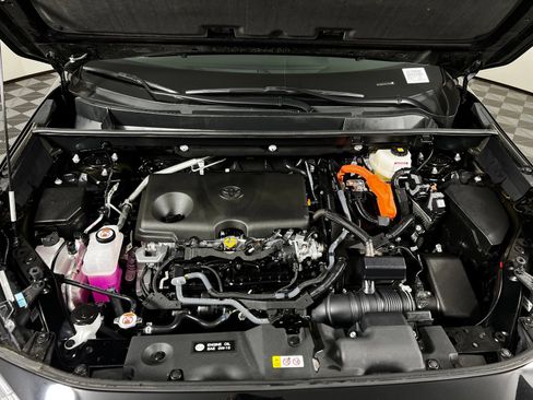 Certified 2025 Toyota RAV4 XLE w/ Convenience Package AWD/4WD image 9