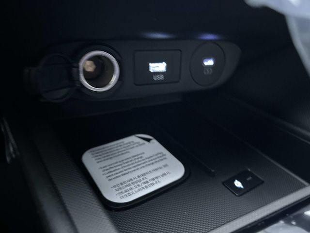 New 2026 Hyundai Elantra SEL FWD image 11
